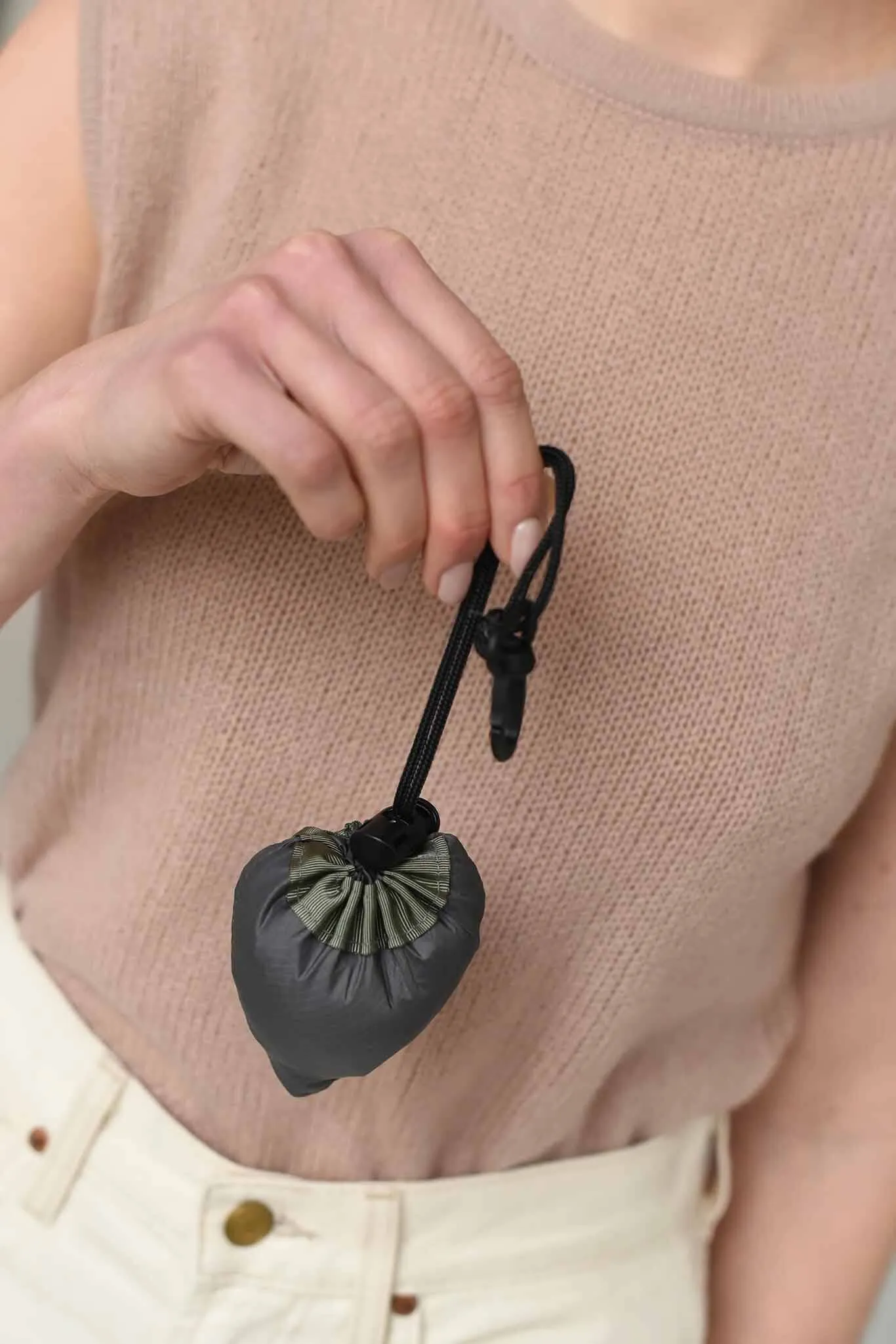 8.6.4 Ultra Lightweight Nylon Bag - Charcoal